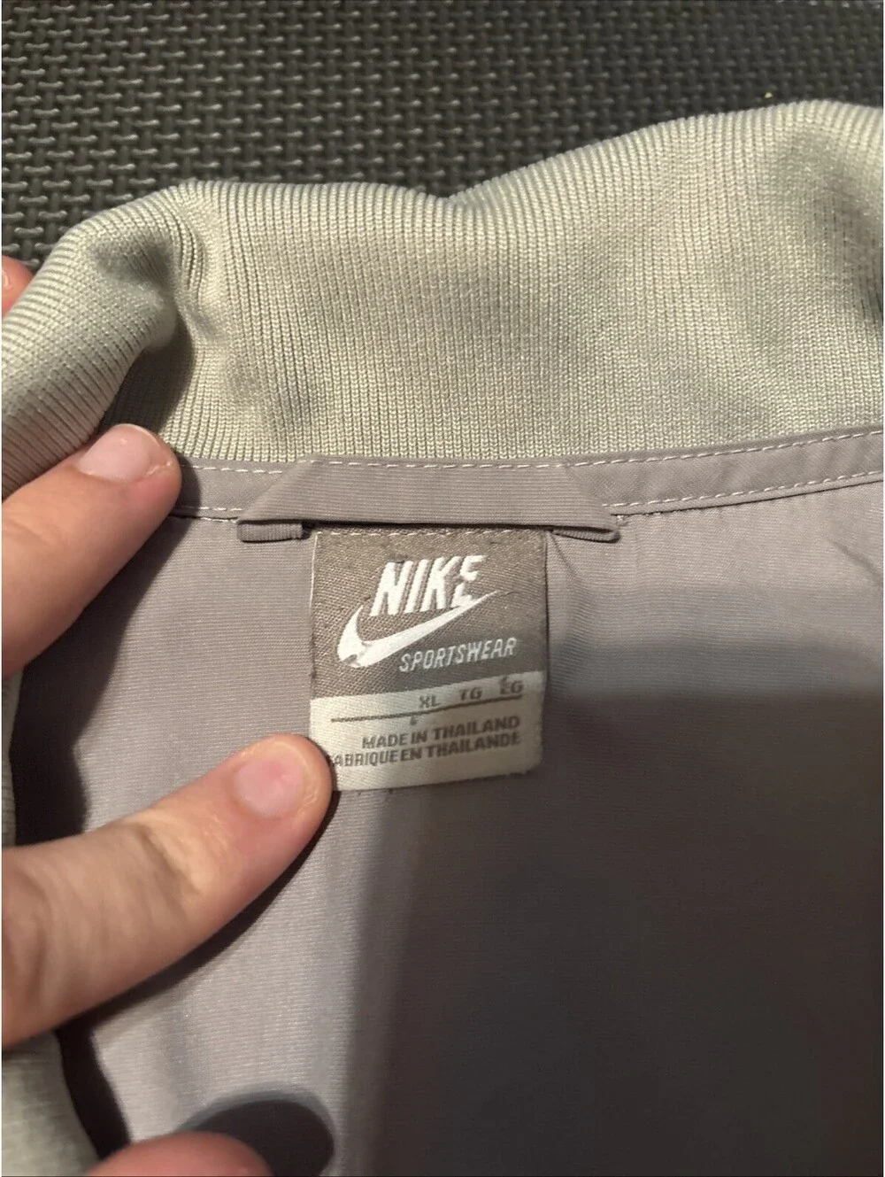 Nike Sportswear Windrunner Men’s XL Mesh Lined Full Zip Rain Jacket Grey New